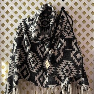 Pancho & Purse - Black & White Geometric Patterned Shawl with Fringe